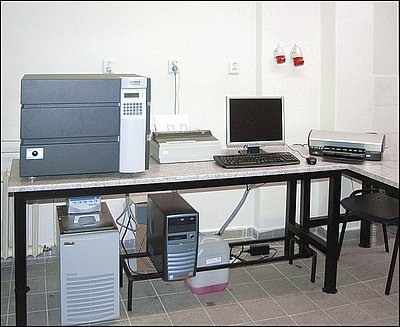Obr. 2: Úplná sestava měřícího zařízení s externím programovým vybavením Q-Lab.