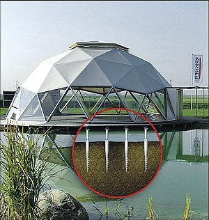 Zemní vruty se zapustí do dna mělké vodní nádrže tak, aby jejich horní část byla nad vodou
