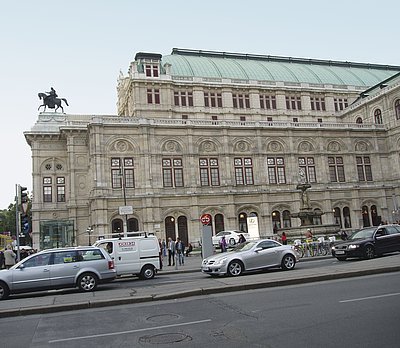 Budova Dvorní (Státní) opery ve Vídni.