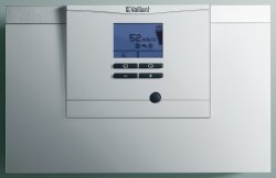 Regulaci celého topného systému zajišťuje regulátor calorMATIC 470/3 který je vybaven i čidlem vlhkosti, které umožňuje vypočítat a zobrazit aktuální rosný bod