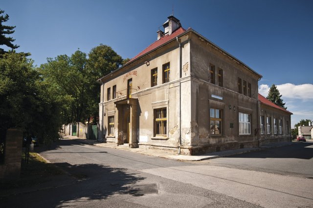 Dělnický dům v Kamenných Žehrovicích před rekonstrukcí