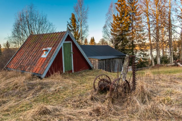 Sklep lze umístit plně pod zem, ale zakopaný může být také pouze částečně stejně jako tento tradiční švédský sklep na zeleninu. Foto: Margit Kluthke