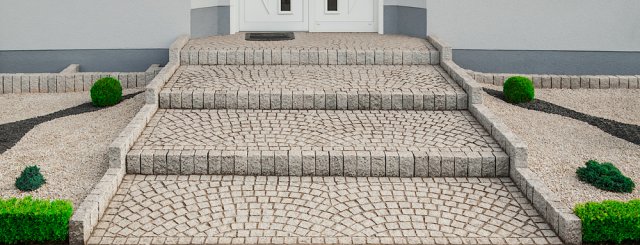 Schodiště tvořené žulovými dlažebními kostkami bude svým majitelům sloužit téměř navěky. Foto: Photomann7, Shutterstock