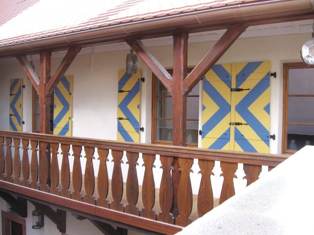 Pro měšťanský dům v Telči byla vedle mnohého jiného vyrobena i tato pavlač.