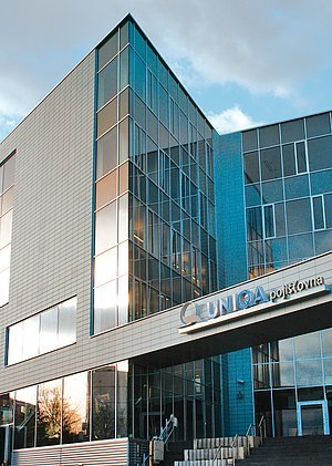 Realizace fasád v systému Kera Twin - sídlo společnosti UNIQA v Praze v Dejvicích