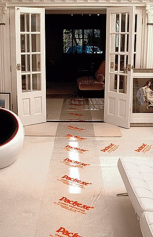 Obr. 2: Carpet Protector - samolepící dočasná ochrana koberců