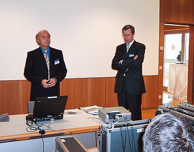 Obr. 2: Christopher H&ouml;rmann (vpravo) a statutární zástupce firmy pro Českou republiku Ing. Vít Kareš na dopoledním setkání