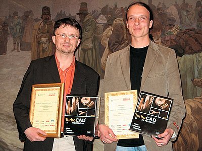 Vítězové v hlavní soutěži: Tomáš Gabľas (vpravo) a učitel Ing. Ondrej Vandák (vlevo)