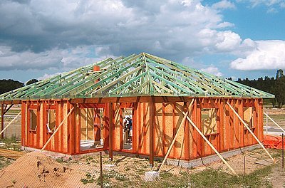 Přízemní dům typu bungalov nabízí volné řešení dispozice domu