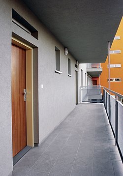 Dveře modelové řady KP2 se používají především pro pavlačové byty