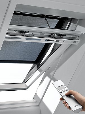 Střešní okno VELUX INTEGRA s integrovaným elektrickým ovládáním