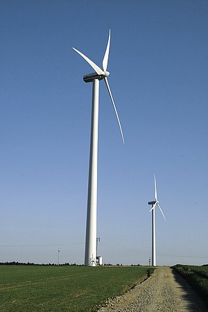 Úsilím ekologických aktivistů se větrné elektrárny společně s jadernými staly nejméně populární, přestože produkují nejčistší energii. Ilustrační foto, autor – redakce.