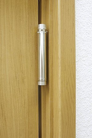 Detail pantu – kyvné dveře