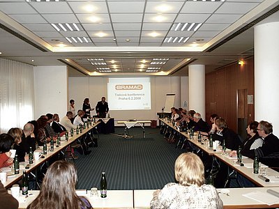Na tiskové konferenci dne 6. února hodnotí vedení firmy (Ing. Radvana Rudolfová, Ing. Vladimír Nováček) výsledky společnosti za rok 2007