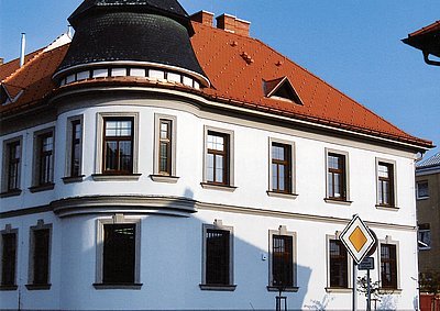 V  kategorii Obecně prospěšná budova zvítězila firma H & B delta, s.r.o., ocenění získala za poštu v  Kroměříži