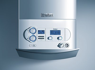 Detailní pohled na ovládací jednotku kotle turboTEC.