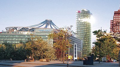 Obr. 9: Sony centrum v Berlíně