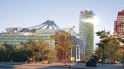 Obr. 9: Sony centrum v Berlíně