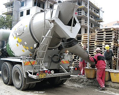 Doprava čerstvé maltové směsi MALMIX® a její uložení na stavbě