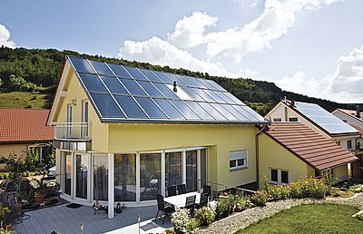 Dům s nízkoenergetickou a aktivní střechou Roto
