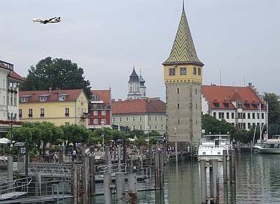 Obr. 1: Přístav s majákem Mangturm, Lindau