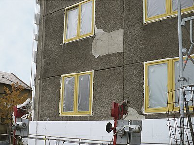 Chybně zateplené budovy vykazují již po několika letech vizuální vady s pravděpodobným následkem omezení termoizolační funkce