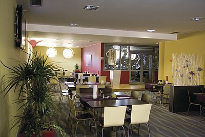 Celoročně otevřená restaurace s bowlingem v areálu koupaliště