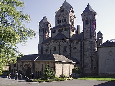 Obr. 1: Benediktinský klášter Maria Laach