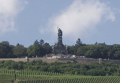 Obr. 3: Památník Niedervald-Denkmal se sochou Germánie