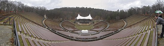 Zadáním soutěže pro studenty architektury se stala přeměna vzhledu Berlínského Olympijského areálu a jeho zpřístupnění každému, včetně lidí se zdravotním postižením