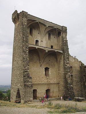 Obr. 3: Aix-Les-Bains, římský funerální
oblouk před radnicí
