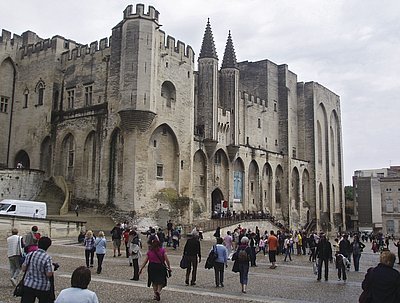 Obr. 7: Avignon, papežský palác