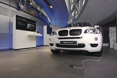 Obr. 4: Přístrojový rozvod se zesílenou konstrukcí pro zvýšenou
zátěž v podlaze autosalonu