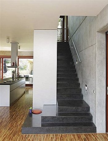 COLORCRETE® umožňuje realizaci složitých tvarů a detailů barevných pohledových betonových ploch