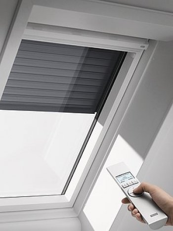 Elektricky ovládané kyvné střešní okno
INTEGRA GGU®