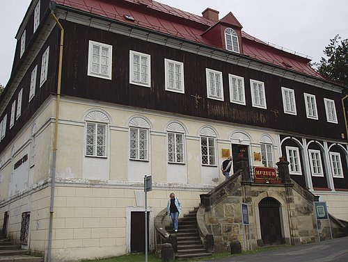 Obr. 9: Sklářské muzeum v Kamenickém Šenově