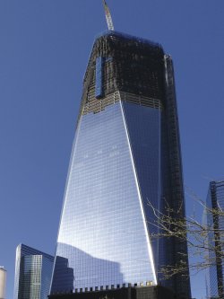 One World Trade Center, New York, který navrhl architekt David Childs ze společnosti Skidmore, Owings & Merrill. V současné době (leden 2013) ve výstavbě. Autor fotografie: Ad Meskens, zdroj: Wikipedia Commons