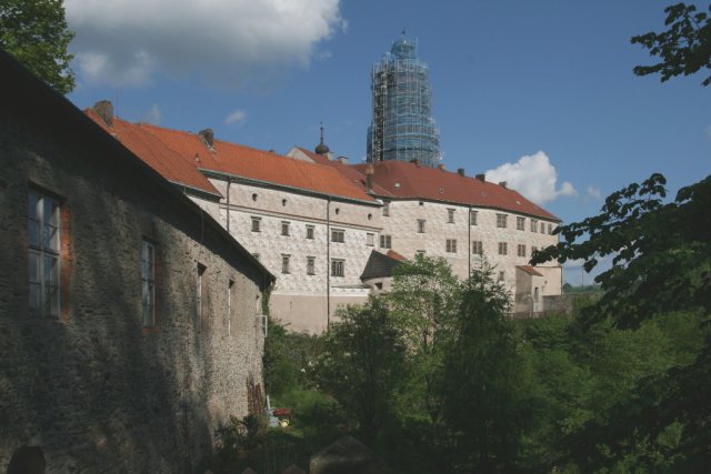 Zámek Náchod ve stejnojmenném městě je národní kulturní památkou České republiky.