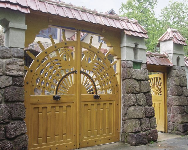 Obr. 5: Vstupní brána vily