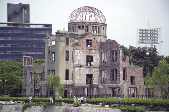 Bývalý výstavní palác obchodní a průmyslové komory v Hirošimě od Jana Letzela. Dnes Atomový dóm a válečná památka UNESCO (foto: Frank Gualtieri)