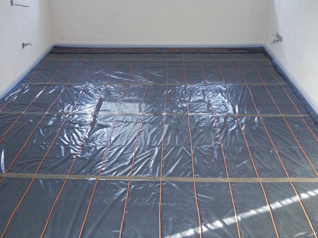 Instalace podlahového vytápění s elektrickými topnými kabely ECOFLOOR