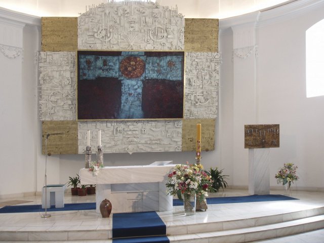 Obr. 4: Hlavní oltář kostela sv. Petra a Pavla v Jedovnicích