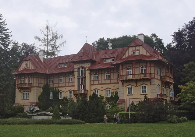 Obr. 4: Luhačovice, penzion Jestřabí
