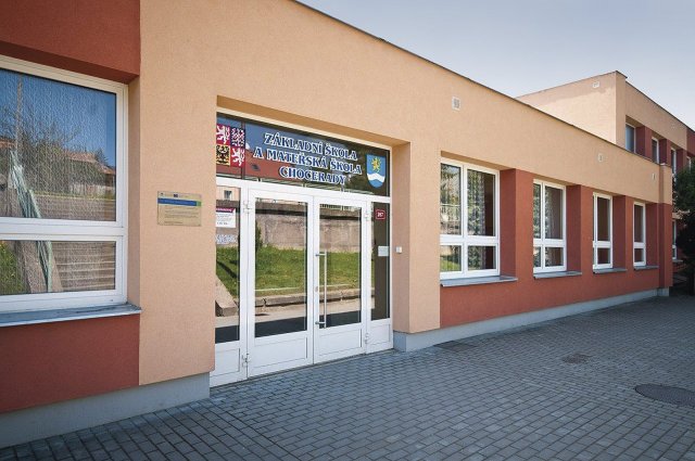 Základní škola v Choceradech
