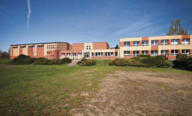 Základní škola v Choceradech