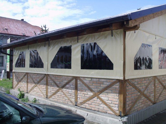 Zakrytí venkovního posezení umožní provozovat zahrádku restaurace i za nepříznivého počasí