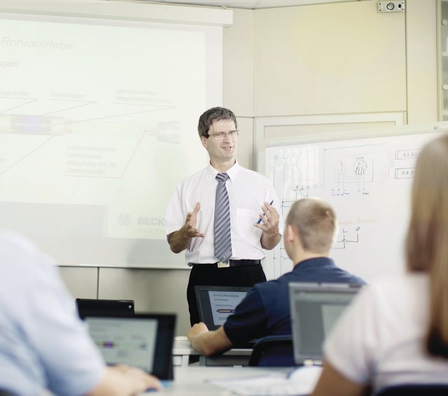 Těžištěm na R+T je nabídka &bdquo;Becker academy&rdquo;. Partneři firmy Becker zde dostanou průpravu v prodeji a intenzivní školení o produktech.