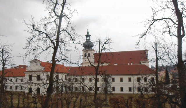 Obr. 5: Břevnovský klášter od zahrady