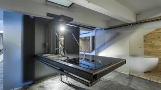 Zázemí kuchyň pult /koupelna