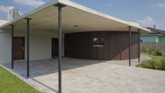 Vstup do objektu s možností parkingu